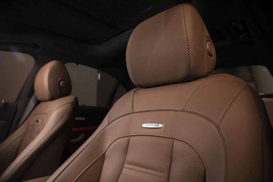 Детали интерьера Mercedes-AMG E53 4Matic+ 2018 года  (NA) (фото 40 из 40)